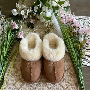 Ugg women’s COQUETTE chestnut slippers